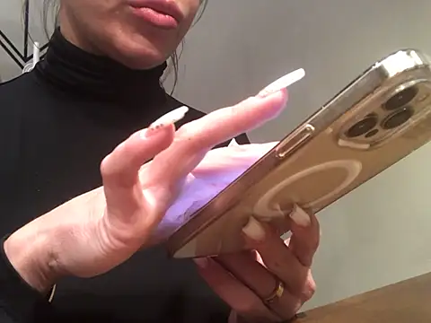 JulieErmesx online show from December 26, 2024, 2:33 am