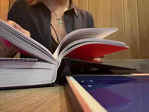 JulieErmesx online show from January 10, 2025, 2:14 am