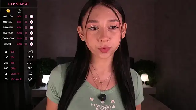 Snapshot of AislyEmbury chatting on October 1, 2025, 5:46 am AislyEmbury online show from October 1, 2025, 5:46 am