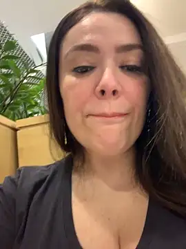 Sophie Eaton online show from September 13, 2025, 7:35 pm