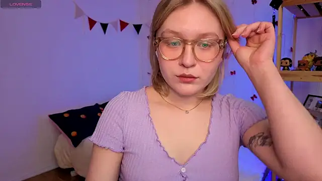 leazy peazy online show from April 22, 2026, 7:22 am