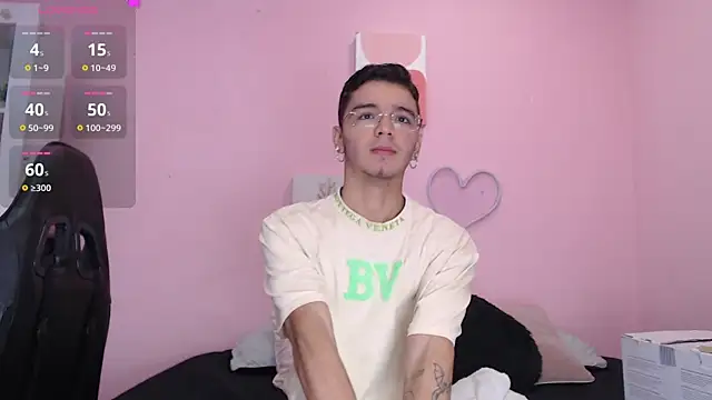 Ian Castillo  online show from December 30, 2024, 11:15 am