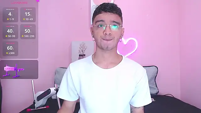 Ian Castillo  online show from December 31, 2024, 11:20 am