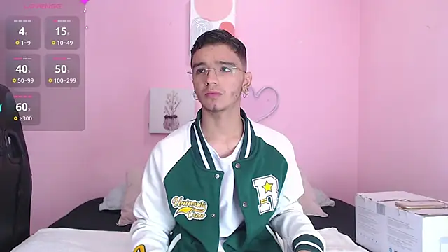 Ian Castillo  online show from January 3, 2025, 11:35 am