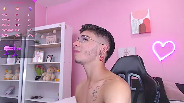 Ian Castillo  online show from January 13, 2025, 2:42 pm