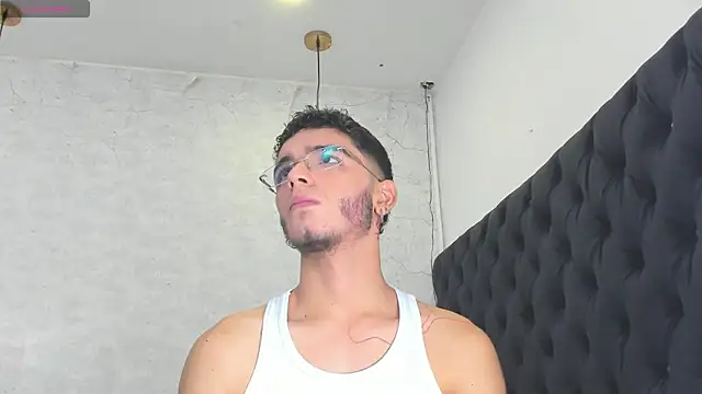 Ian Castillo  online show from February 13, 2025, 11:17 am