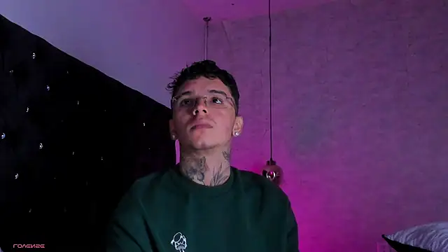 Ian Castillo  online show from October 4, 2025, 11:19 am