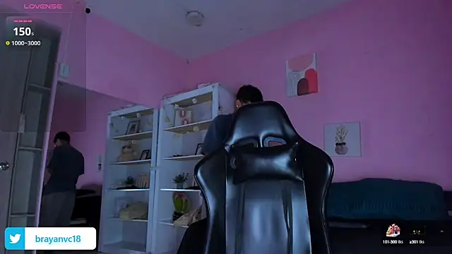 Ian Castillo  online show from October 10, 2025, 11:20 am