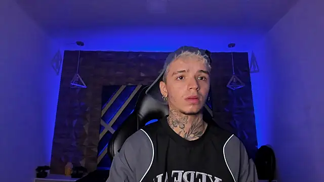 Ian Castillo  online show from February 13, 2026, 11:28 am