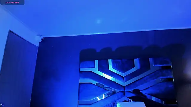 Ian Castillo  online show from February 13, 2026, 11:56 pm