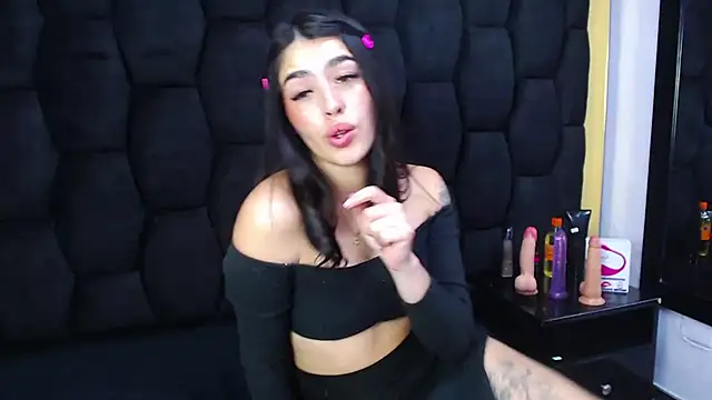 Mia Charlothe online show from February 1, 2025, 3:08 am