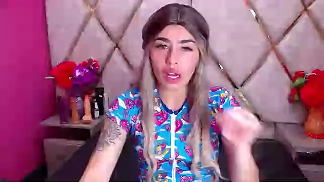 Mia Charlothe online show from March 7, 2025, 9:18 am