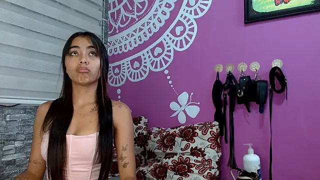 AntonellaAndNoah online show from February 5, 2026, 5:23 am