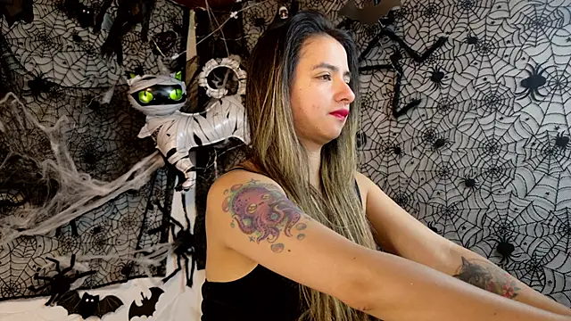 julietta   jackson online show from October 20, 2025, 9:48 pm