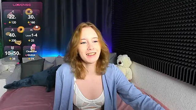 MonicaPerryy online show from December 18, 2024, 9:18 pm