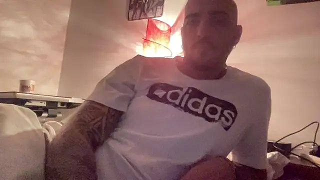 Snapshot of alessandromori91 chatting on December 4, 2025, 9:12 pm alessandromori91 online show from December 4, 2025, 9:12 pm