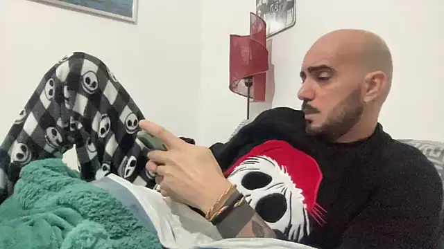 Snapshot of alessandromori91 chatting on December 14, 2025, 7:40 pm alessandromori91 online show from December 14, 2025, 7:40 pm