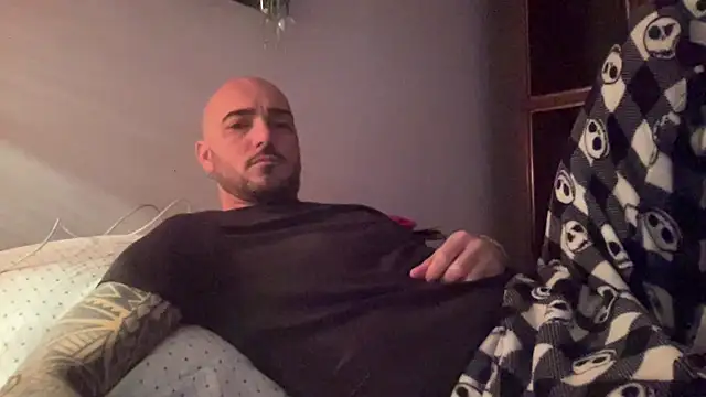 Snapshot of alessandromori91 chatting on December 17, 2025, 8:26 pm alessandromori91 online show from December 17, 2025, 8:26 pm