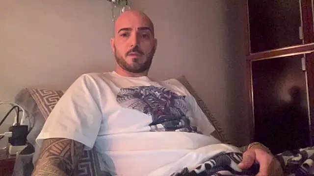 Snapshot of alessandromori91 chatting on December 21, 2025, 9:22 pm alessandromori91 online show from December 21, 2025, 9:22 pm