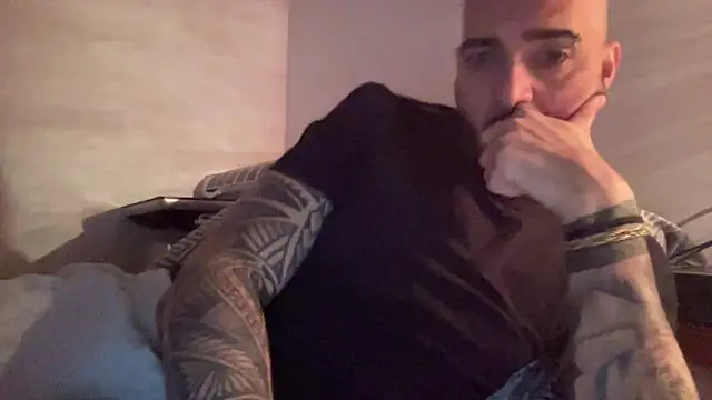 Snapshot of alessandromori91 chatting on December 22, 2025, 10:18 pm alessandromori91 online show from December 22, 2025, 10:18 pm