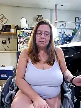 MsShelby40 online show from December 1, 2024, 8:42 pm