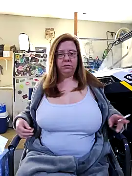 MsShelby40 online show from December 17, 2024, 3:39 pm