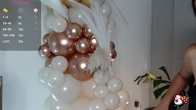 pauliCarter online show from December 15, 2025, 4:06 am