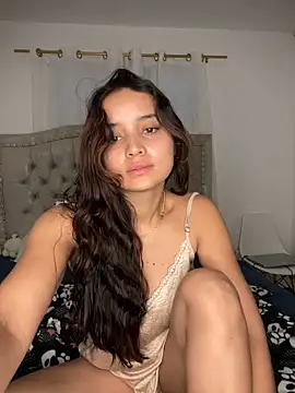 MollySanders    online show from December 18, 2024, 12:18 pm