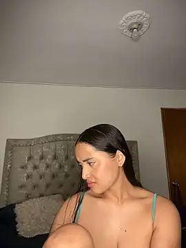 MollySanders    online show from February 8, 2025, 10:51 pm