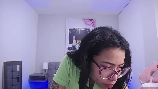 Snapshot of Violetta_Suky chatting on December 7, 2024, 11:40 am Violetta Suky online show from December 7, 2024, 11:40 am