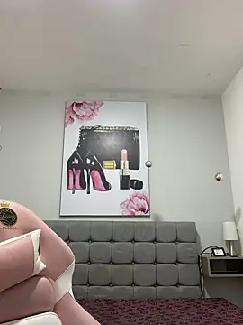 Violetta Suky online show from September 30, 2025, 1:27 pm