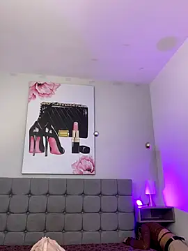 Violetta Suky online show from October 4, 2025, 1:42 pm