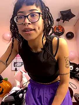 Violetta Suky online show from October 25, 2025, 1:18 pm