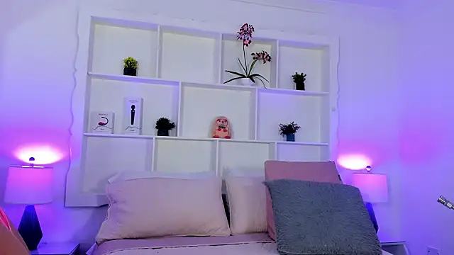 Jenifer Diaz online show from January 12, 2026, 1:16 pm