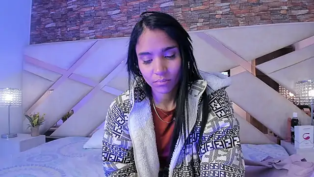 sophie pariss online show from October 10, 2025, 2:43 am