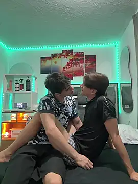 Snapshot of Alex_and_Fabian chatting on April 25, 2026, 3:53 am Alex and Fabian online show from April 25, 2026, 3:53 am