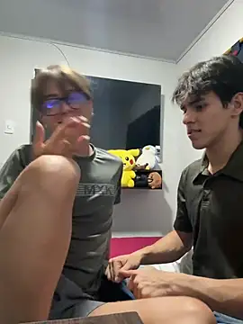 Snapshot of Alex_and_Fabian chatting on May 26, 2026, 5:25 am Alex and Fabian online show from May 26, 2026, 5:25 am