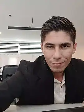 Snapshot of EddyMezo chatting on June 9, 2026, 7:03 pm EddyMezo online show from June 9, 2026, 7:03 pm