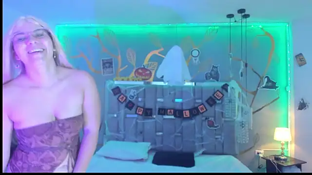 Snapshot of AlessiaDouce chatting on October 31, 2025, 4:57 am AlessiaDouce online show from October 31, 2025, 4:57 am