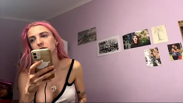 IngridMayer online show from June 17, 2026, 8:32 pm