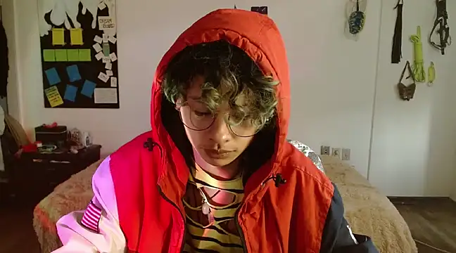 fenixmfx19 online show from January 14, 2025, 8:15 pm