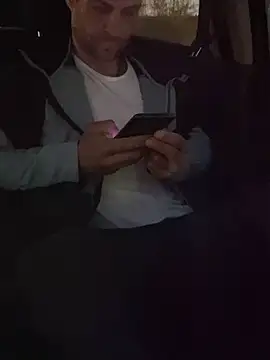 Snapshot of Zbochunec chatting on March 16, 2025, 5:39 pm Zbochunec online show from March 16, 2025, 5:39 pm