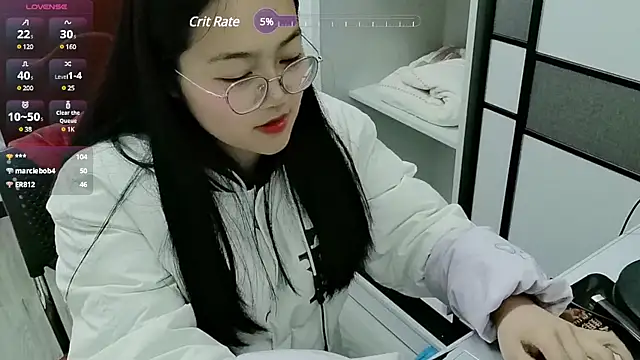 luoxuwen online show from March 11, 2025, 6:53 am