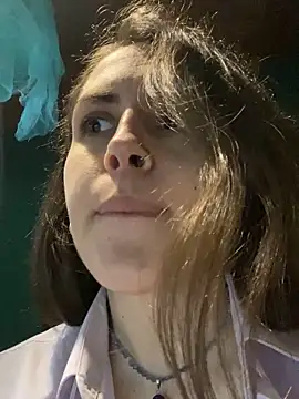 isadelasestrellas online show from March 9, 2026, 12:42 pm