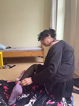 Snapshot of egirl711 chatting on February 9, 2026, 12:42 pm egirl711 online show from February 9, 2026, 12:42 pm