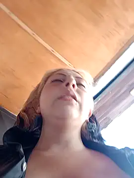 Snapshot of madelaine- chatting on December 6, 2024, 4:49 pm madelaine- online show from December 6, 2024, 4:49 pm