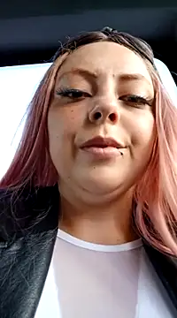 Snapshot of madelaine- chatting on December 10, 2024, 9:54 pm madelaine- online show from December 10, 2024, 9:54 pm