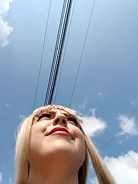 Snapshot of madelaine- chatting on December 11, 2024, 7:36 pm madelaine- online show from December 11, 2024, 7:36 pm