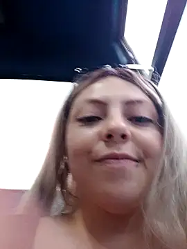 Snapshot of madelaine- chatting on December 16, 2024, 10:34 pm madelaine- online show from December 16, 2024, 10:34 pm