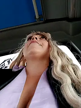 Snapshot of madelaine- chatting on December 23, 2024, 9:40 pm madelaine- online show from December 23, 2024, 9:40 pm